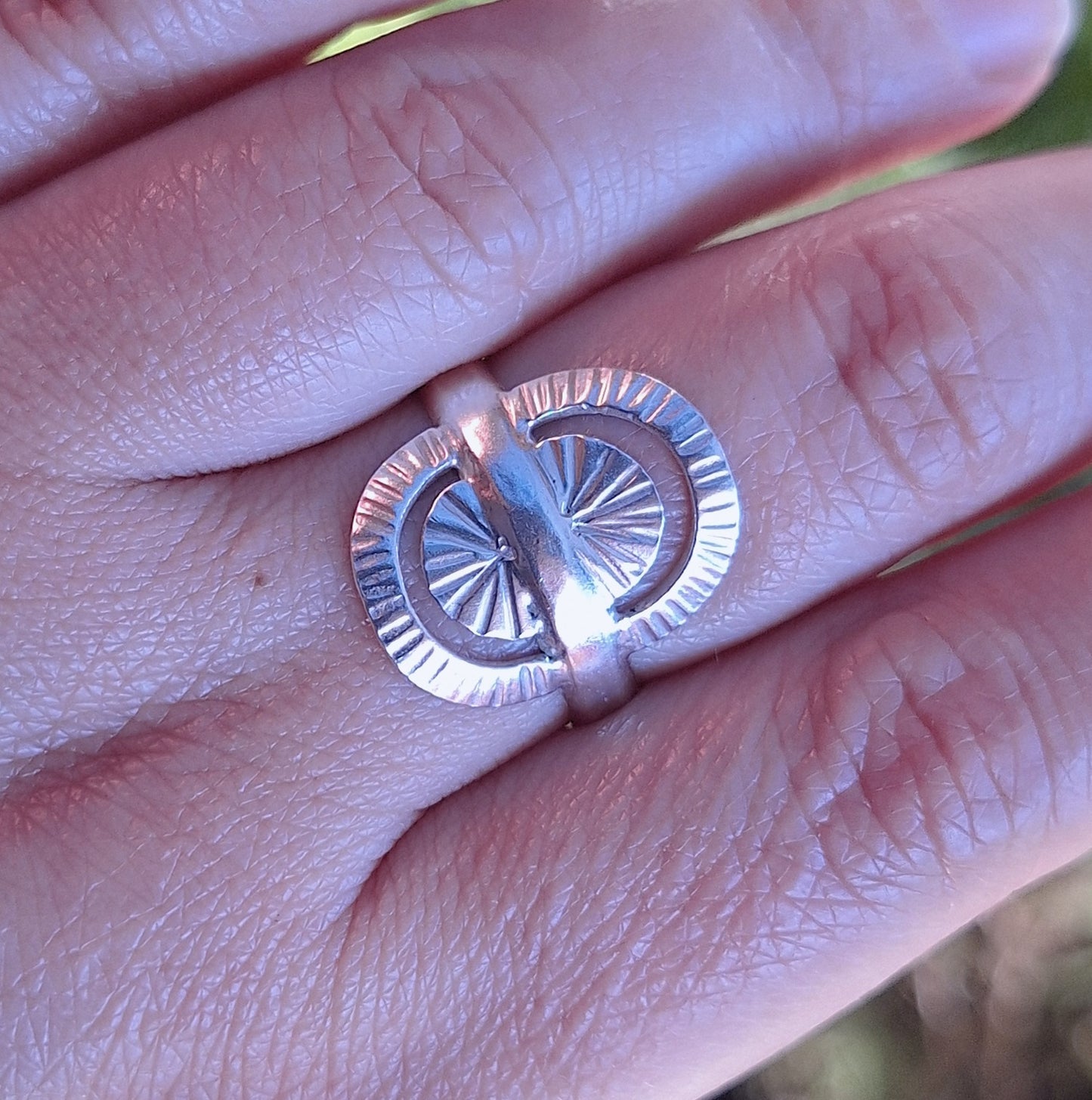 Anillo argolla étnica soles