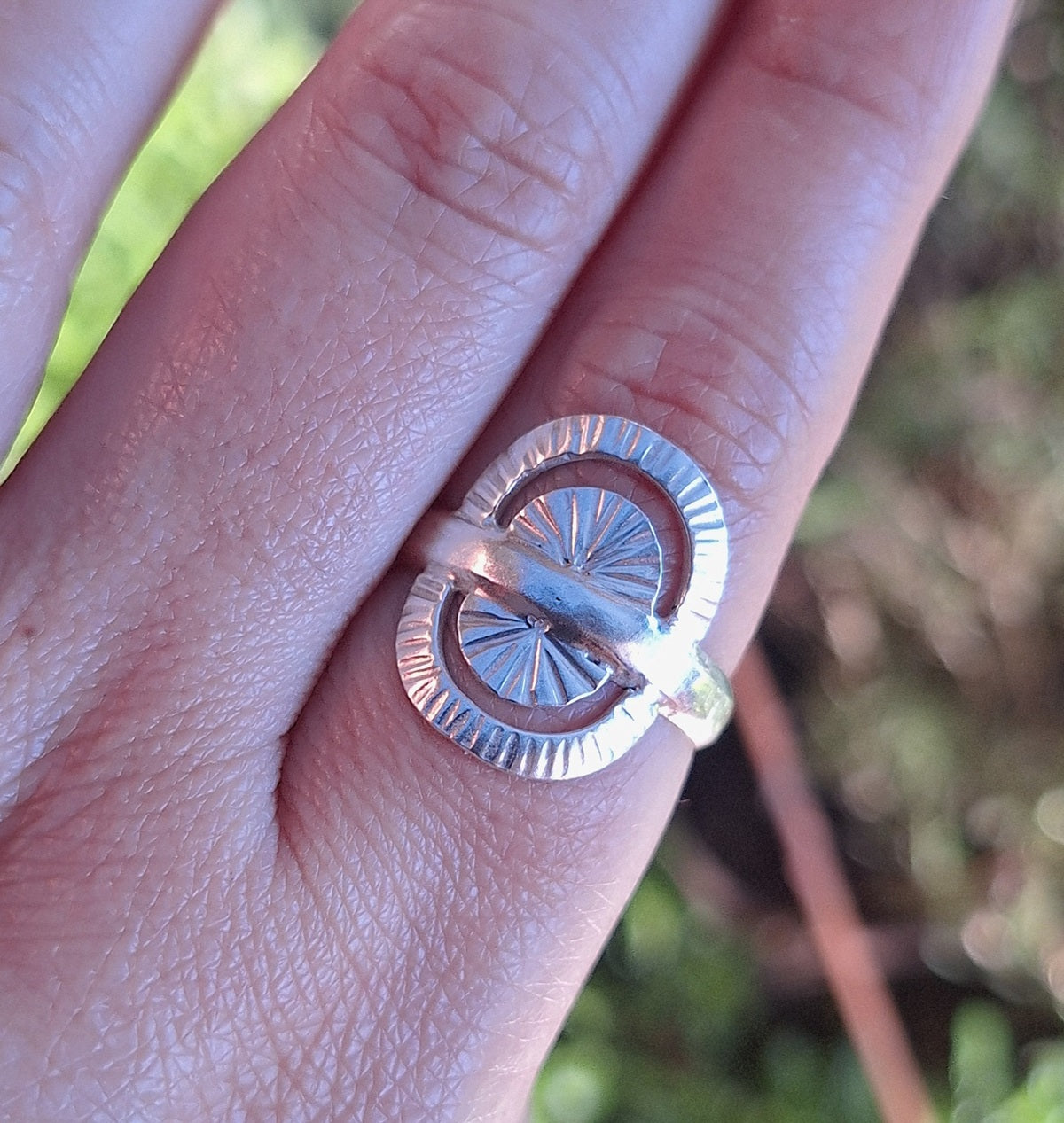 Anillo argolla étnica soles