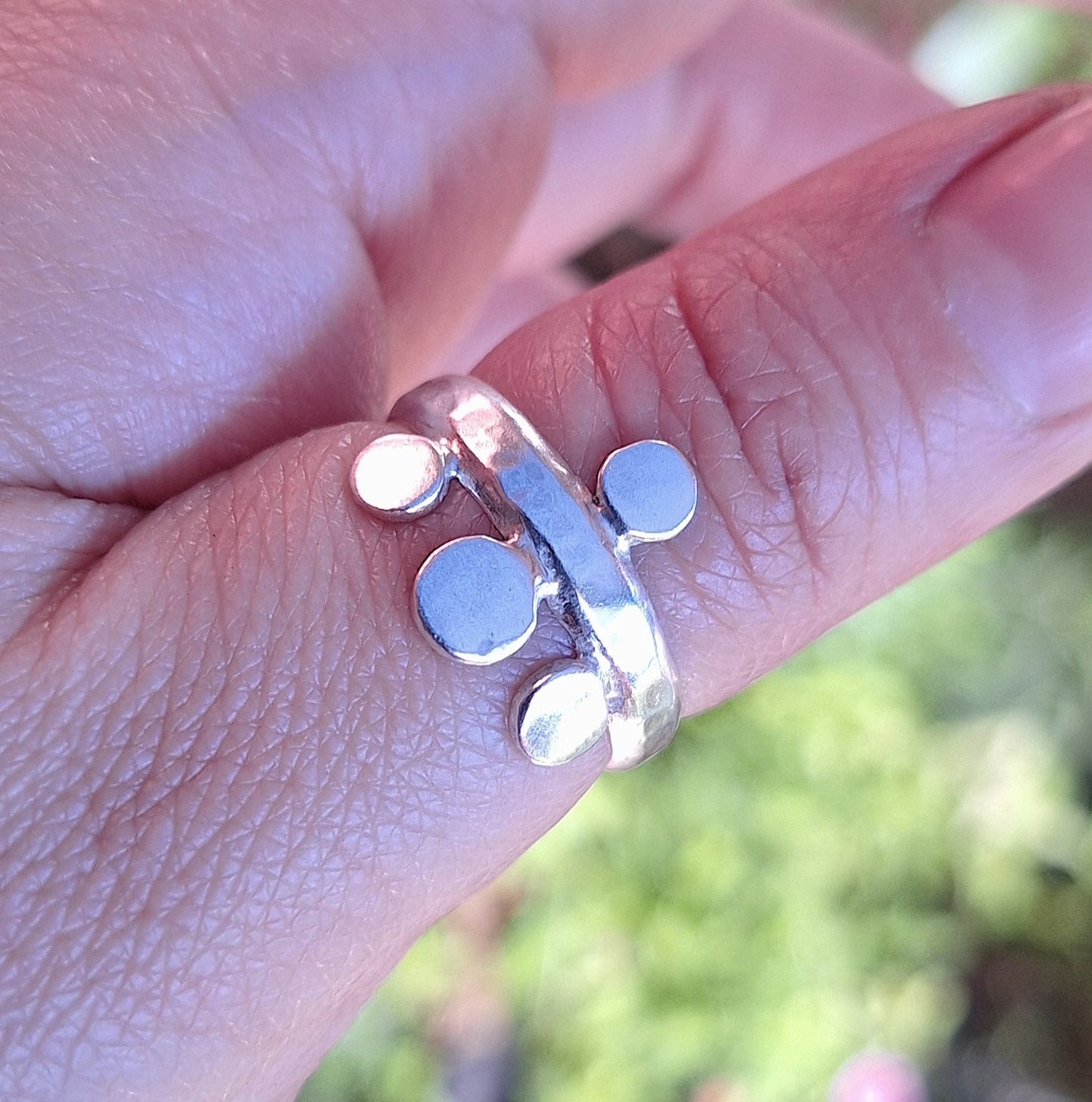 Anillo argolla étnica tres círculos y uno