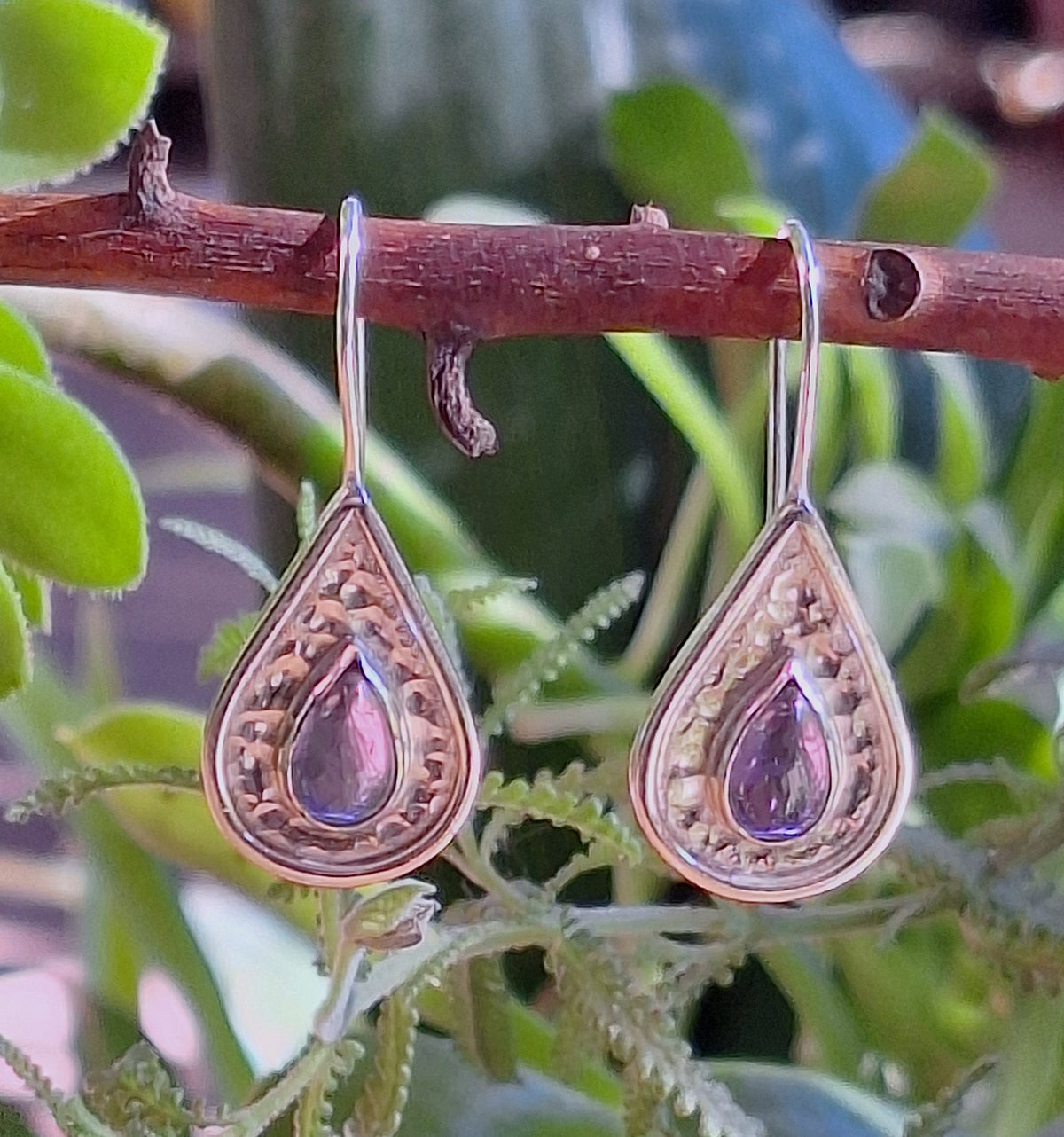 Aros Amatista gotas martilladas