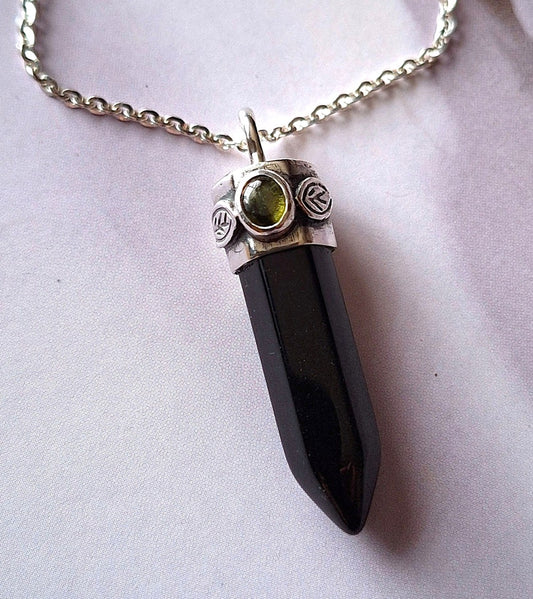 Colgante punta Obsidiana y turmalina verde hojas