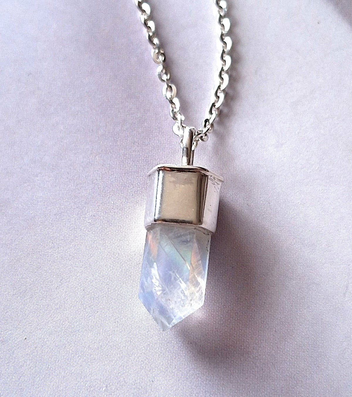 Colgante punta Piedra Luna arcoiris