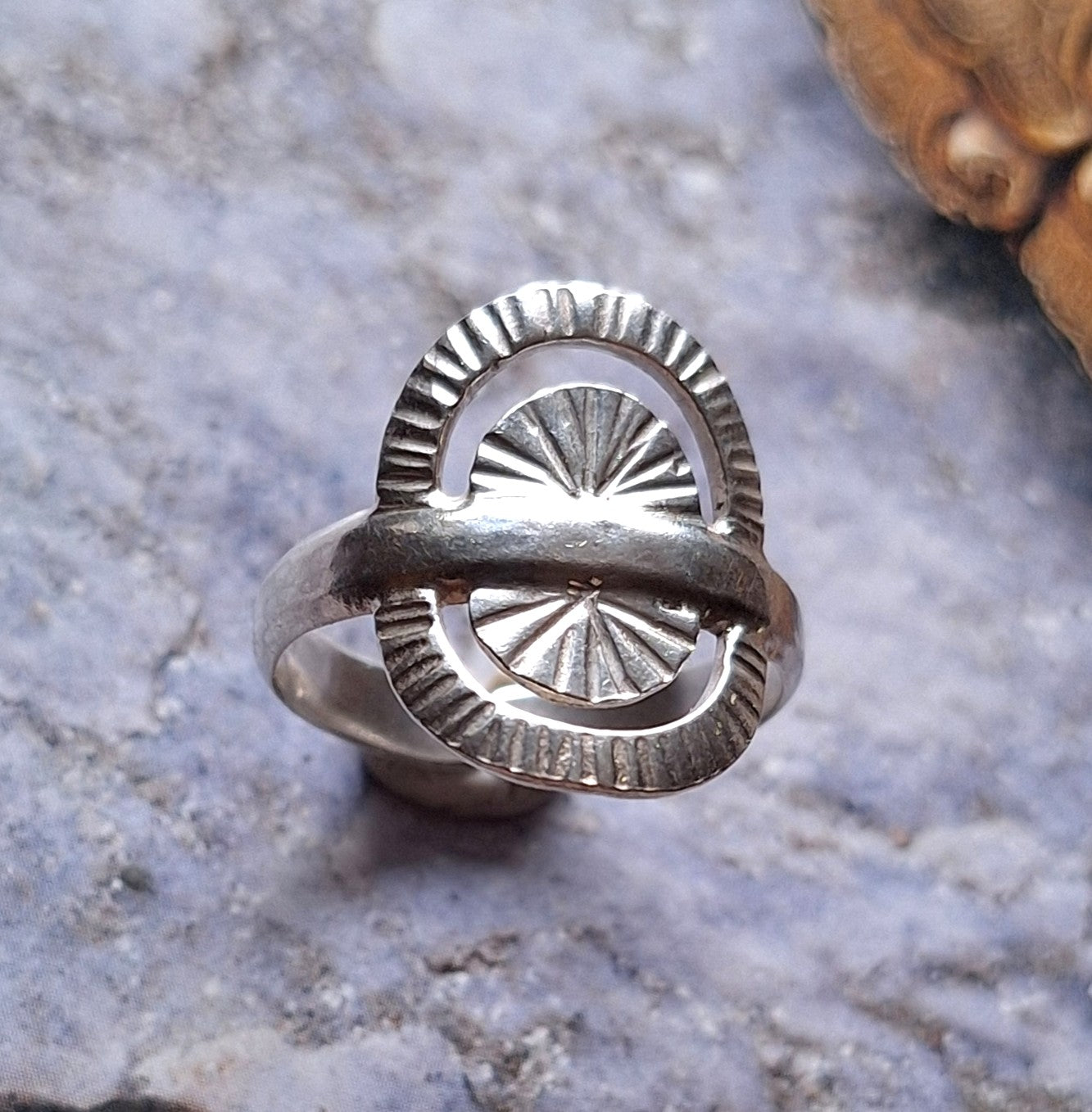 Anillo argolla étnica soles