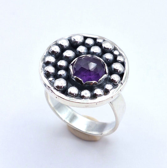 Anillo Amatista redondo empelotado