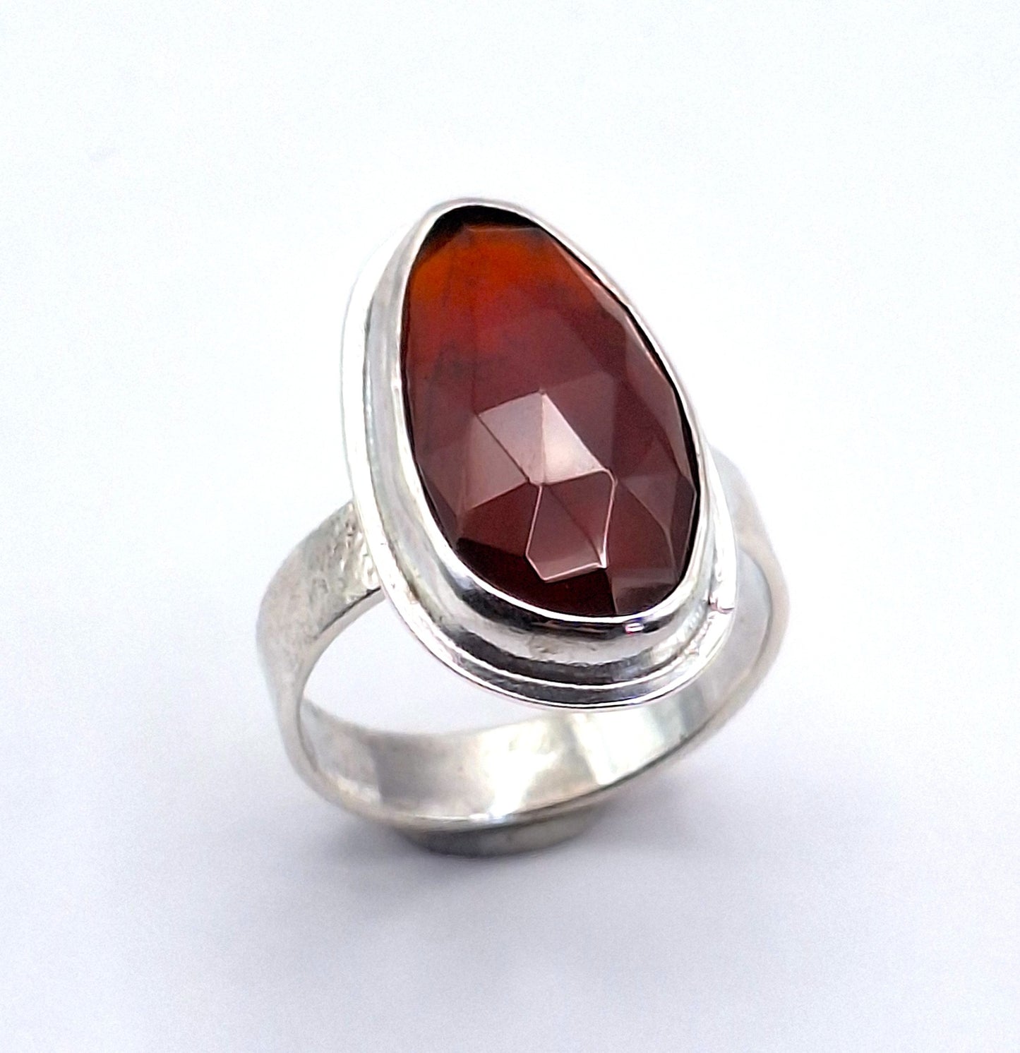 Anillo Granate Hessonita borde pequeño