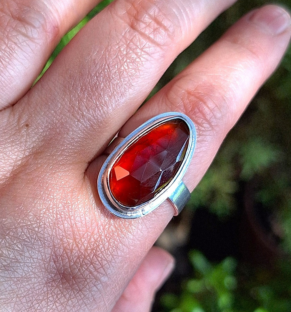 Anillo Granate Hessonita borde pequeño
