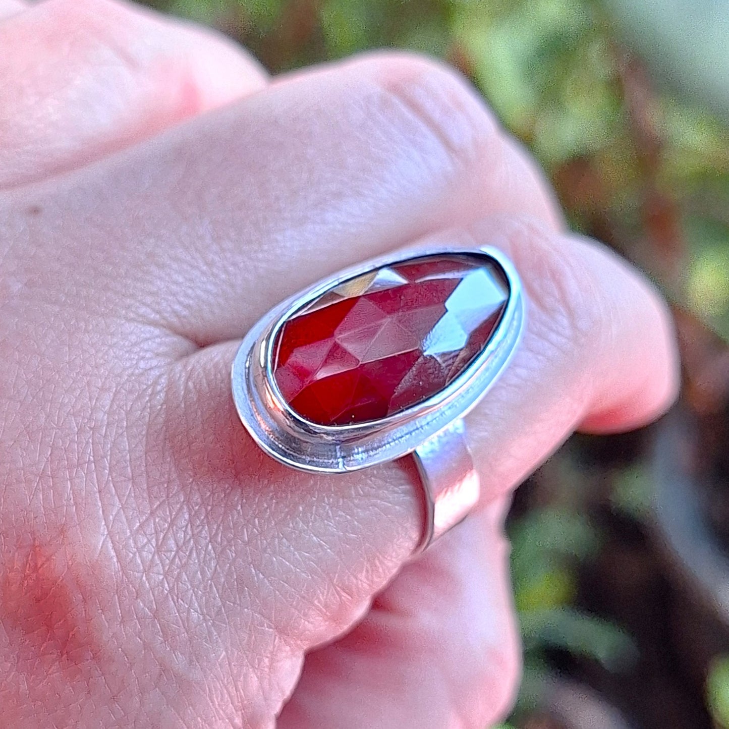 Anillo Granate Hessonita borde pequeño