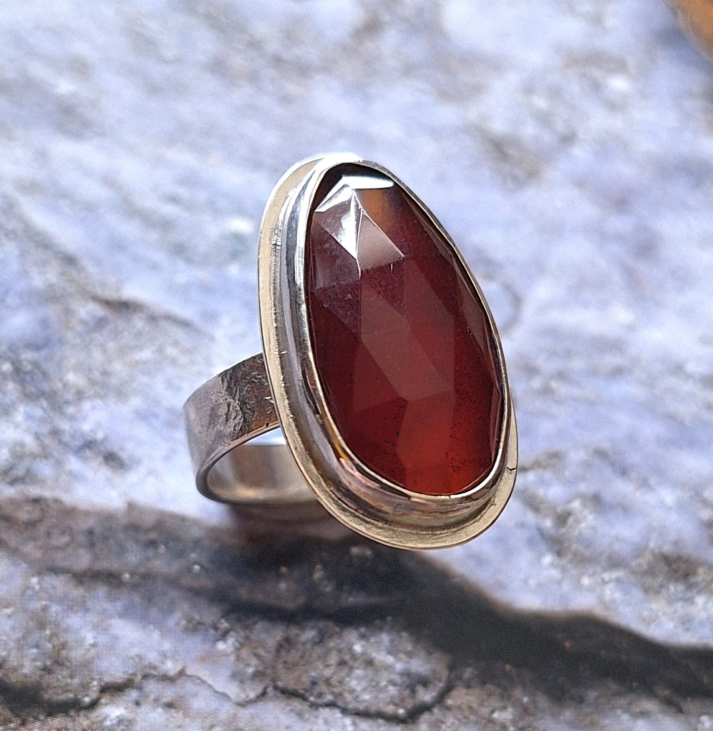 Anillo Granate Hessonita borde pequeño