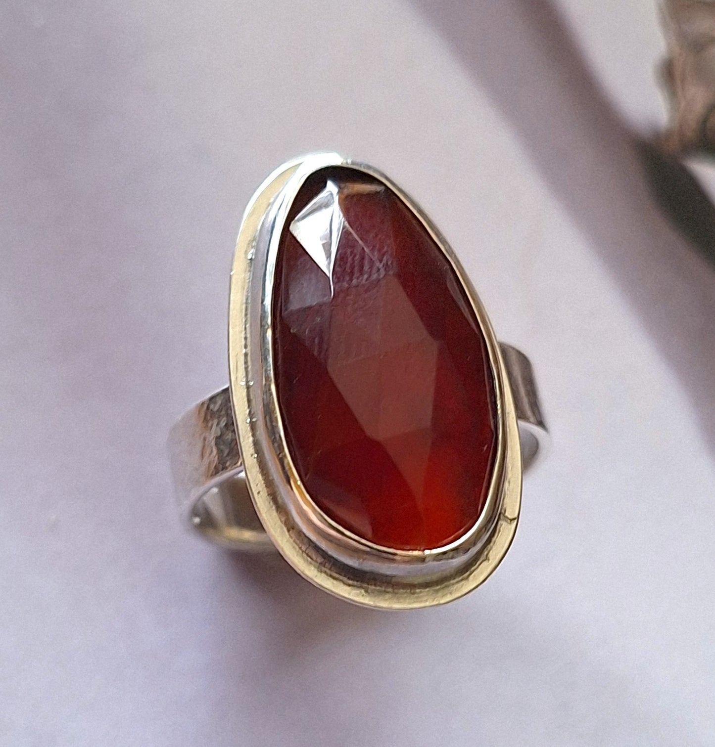 Anillo Granate Hessonita borde pequeño