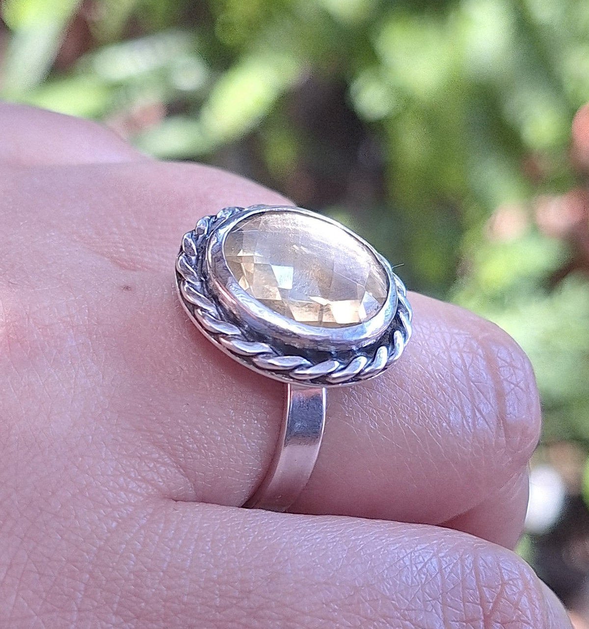 Anillo Cuarzo Limón borde trenza