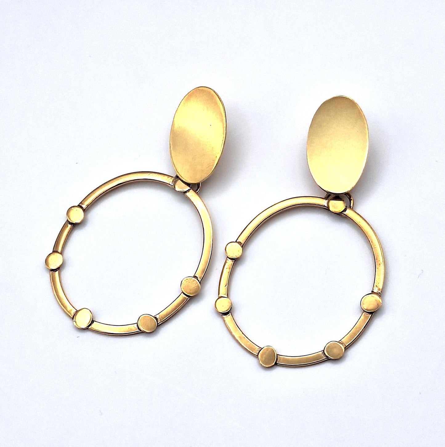 Aros étnicos círculos con tachas Bronce