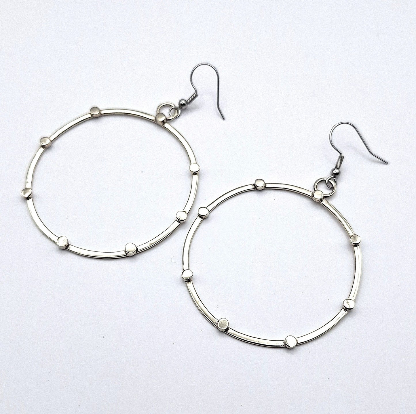Aros étnicos círculos y tachas Alpaca