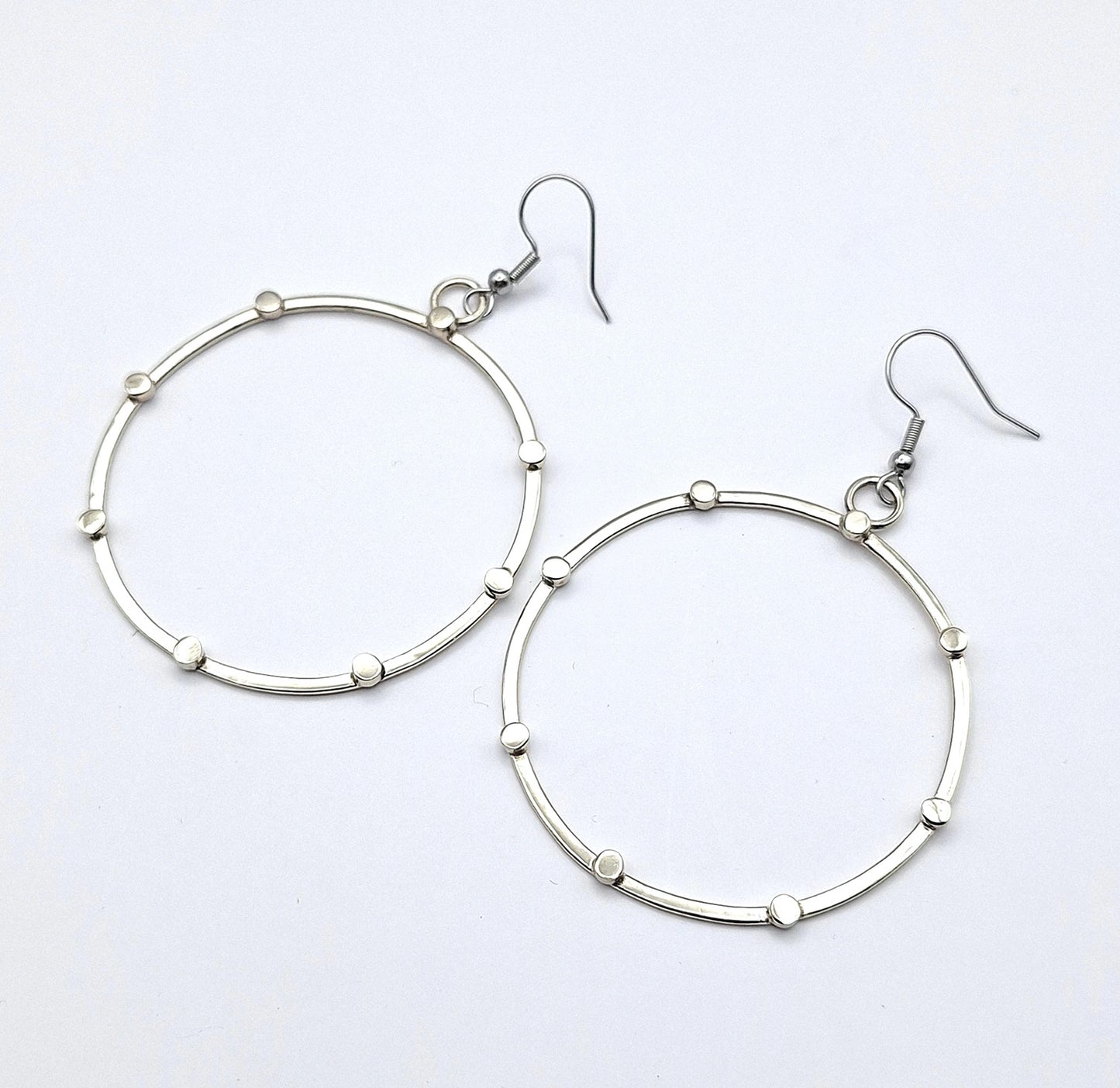 Aros étnicos círculos y tachas Alpaca