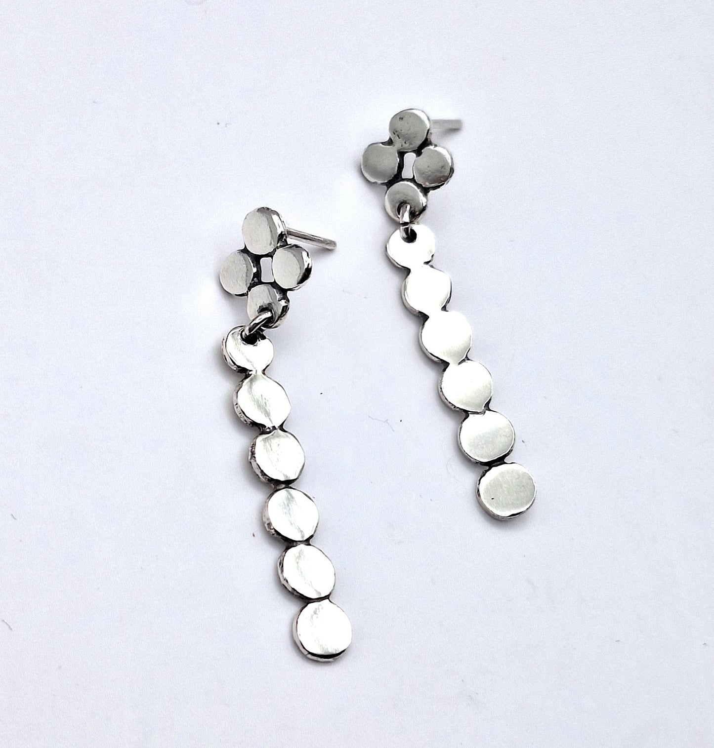 Aros flor tachas largos
