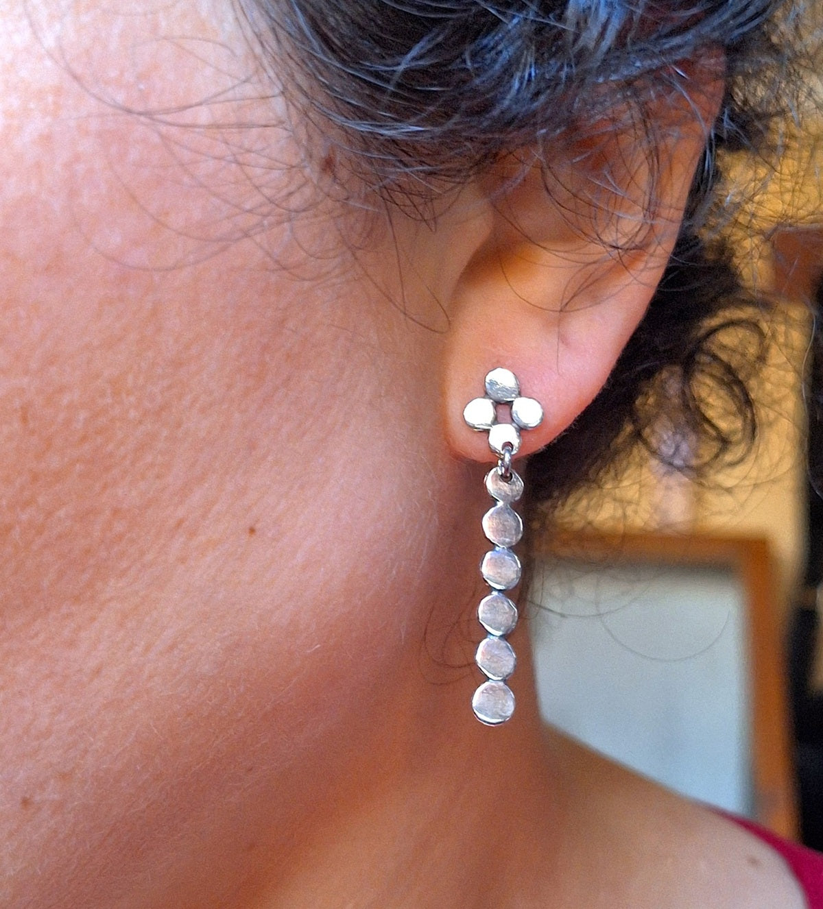 Aros flor tachas largos