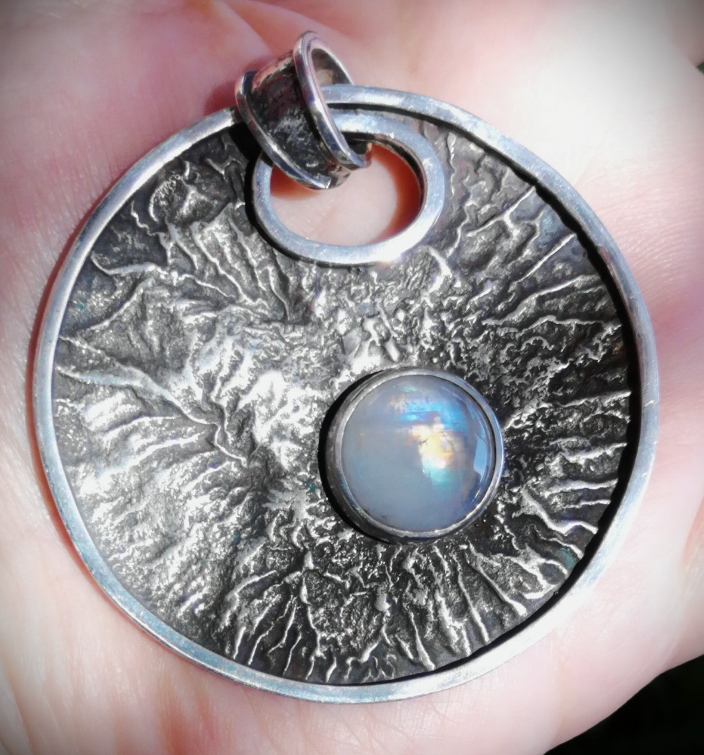 Colgante Amuleto XXL reticulado Piedra Luna